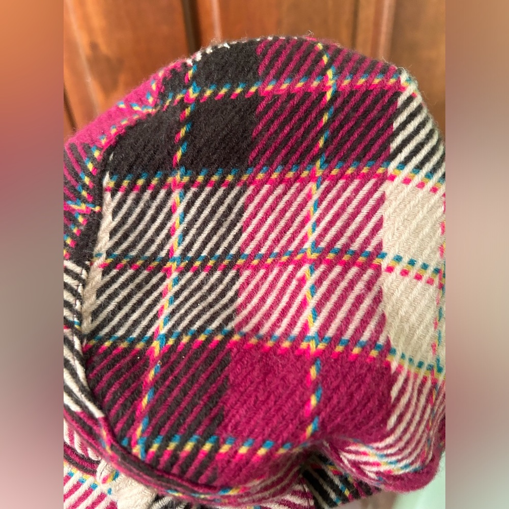 SONOMA Cute plaid Newsboy cap with bow. Elastic stretch on back. - Picture 5 of 6